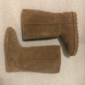 Bear Paw women’s size 8 tall boots. Worn once.